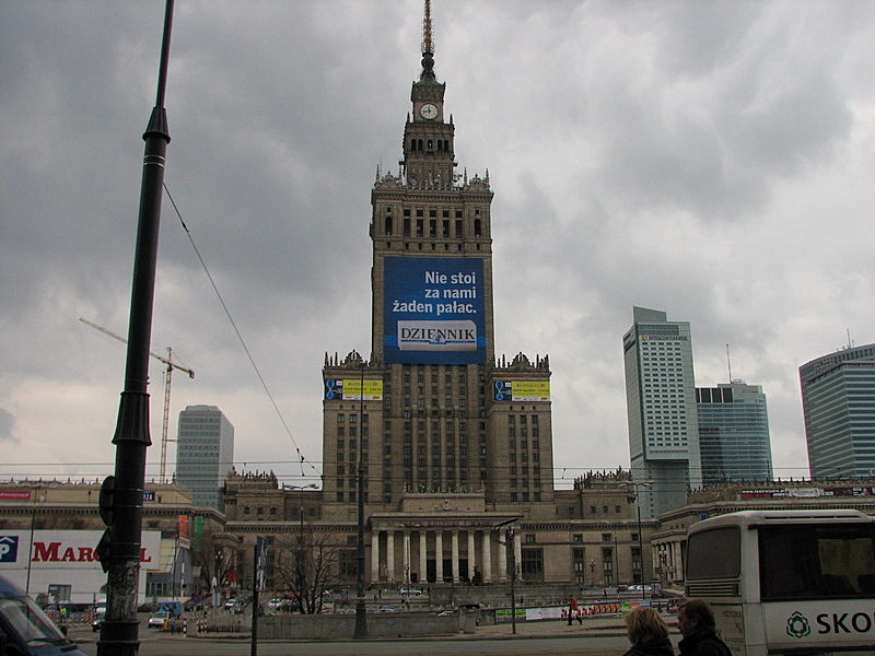 Kulttuuri- ja tiedekeskus. Puolan korkein rakennus.