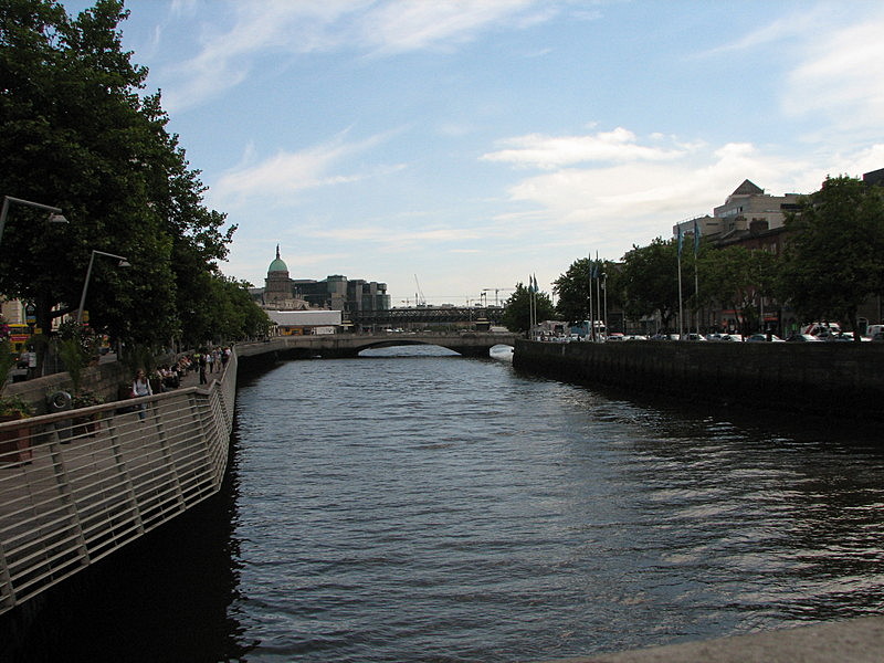 Liffey-joki Dublinissa