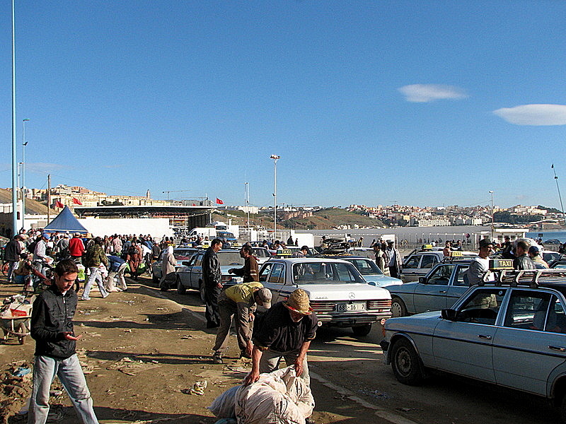 Ceutan ja Marokon vÃ¤linen raja Marokon puolella